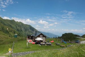 Salzburg hut on the Kitzsteinhorn - hiking trip in Kaprun